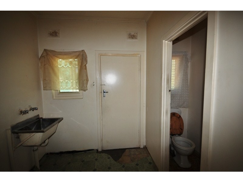 12 Chaddenwick Road, Elizabeth Vale SA 5112