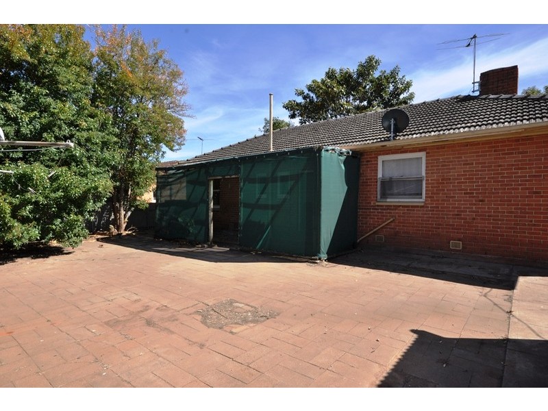 12 Chaddenwick Road, Elizabeth Vale SA 5112