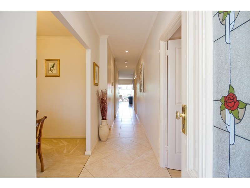 6 Sandpiper Chase, Mawson Lakes SA 5095