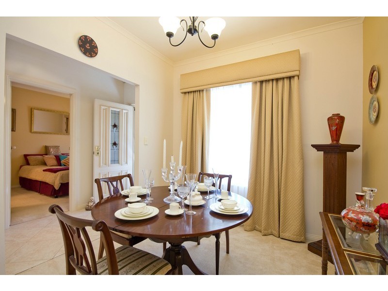 6 Sandpiper Chase, Mawson Lakes SA 5095