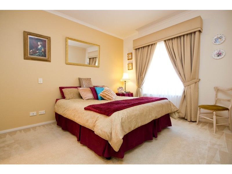 6 Sandpiper Chase, Mawson Lakes SA 5095