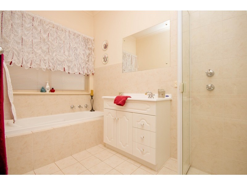 6 Sandpiper Chase, Mawson Lakes SA 5095