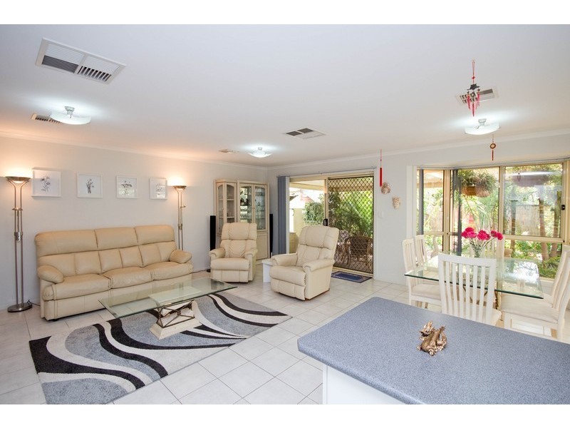 3 Meadow Lane, Para Hills West SA 5096