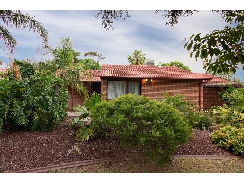 8 Cardnell Crescent, Elizabeth East SA 5112