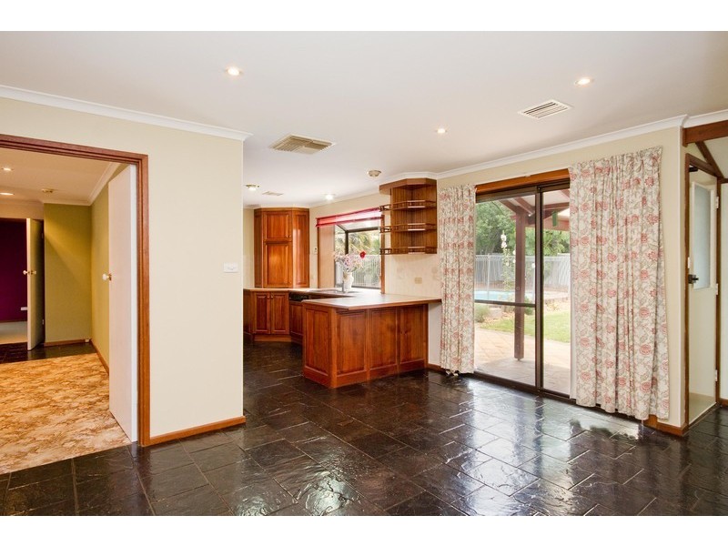 8 Cardnell Crescent, Elizabeth East SA 5112