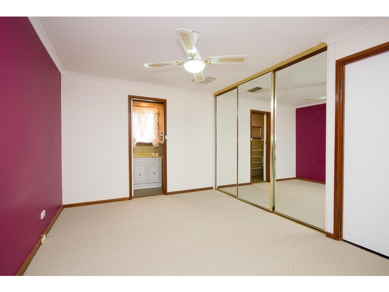 8 Cardnell Crescent, Elizabeth East SA 5112