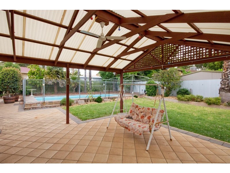 8 Cardnell Crescent, Elizabeth East SA 5112