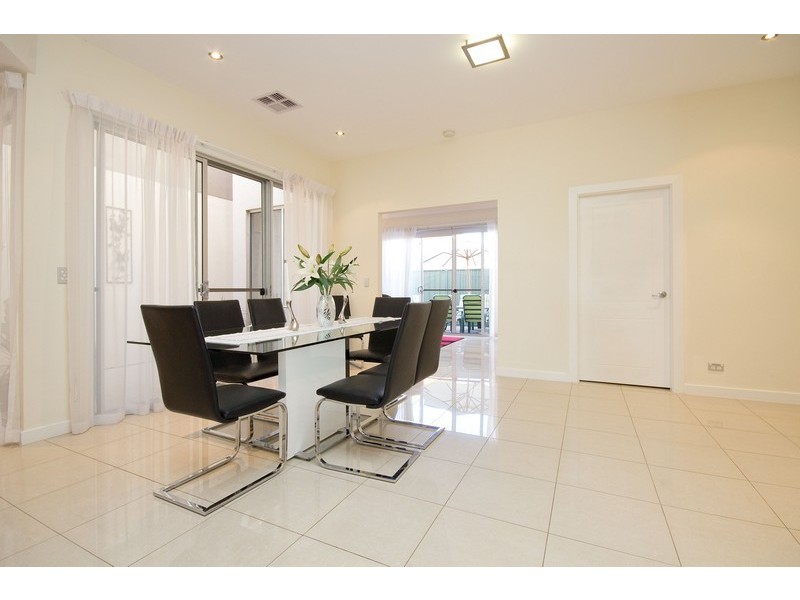 16 Mackenzie Circuit, Mawson Lakes SA 5095