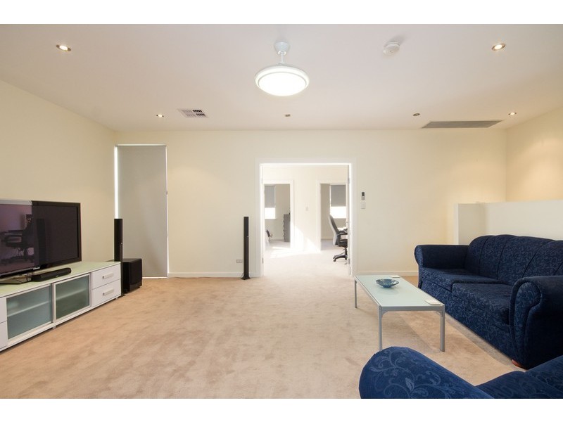 16 Mackenzie Circuit, Mawson Lakes SA 5095