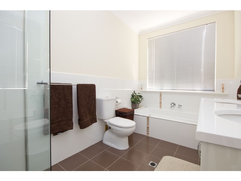 16 Mackenzie Circuit, Mawson Lakes SA 5095