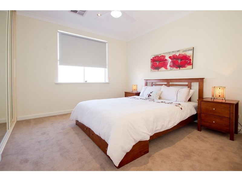 16 Mackenzie Circuit, Mawson Lakes SA 5095