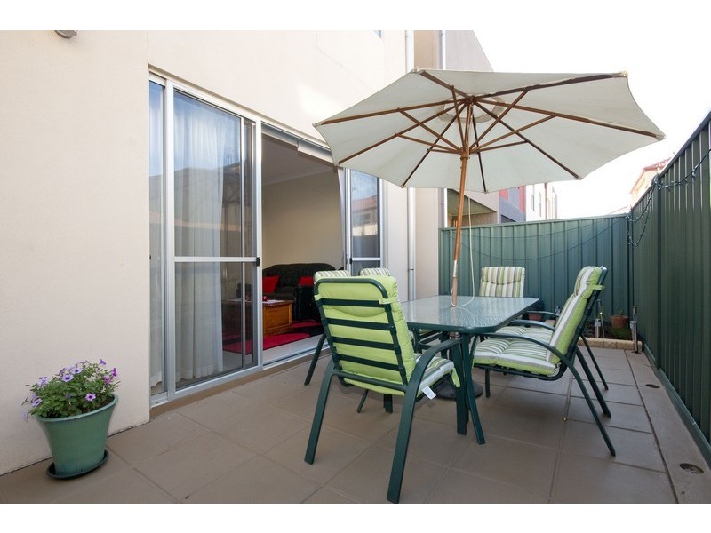 16 Mackenzie Circuit, Mawson Lakes SA 5095