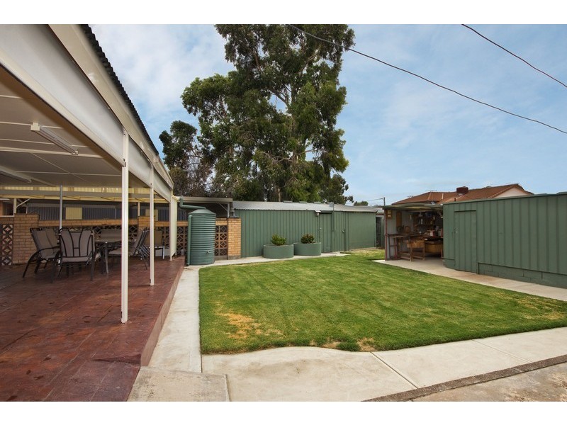 7 McIntosh Crescent, Brahma Lodge SA 5109
