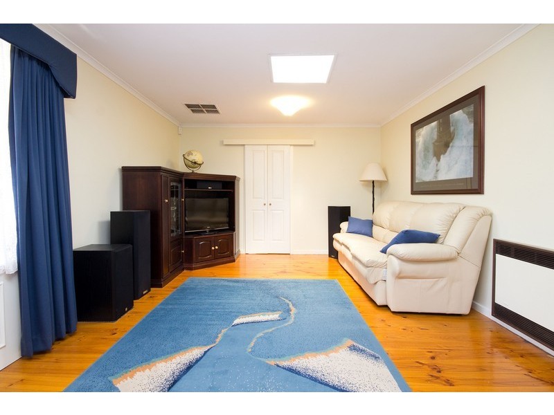 11 Earlsfield Avenue, Salisbury East SA 5109