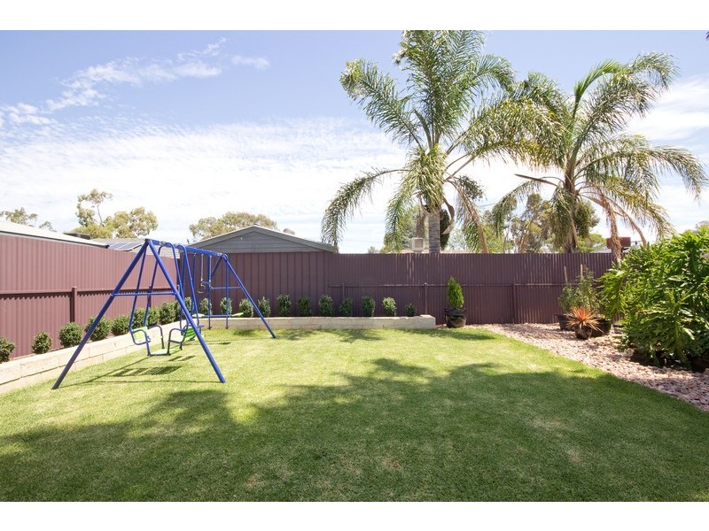 11 Earlsfield Avenue, Salisbury East SA 5109