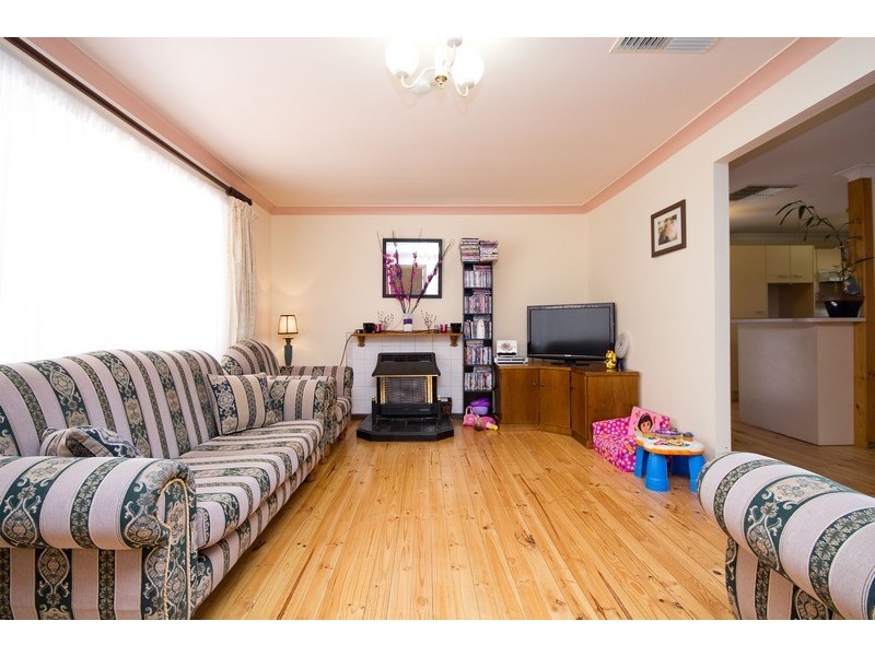 16 Hendrix Crescent, Paralowie SA 5108