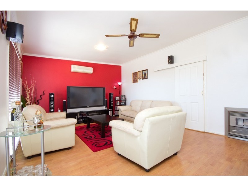 7 Yulinda Terrace, Para Hills SA 5096