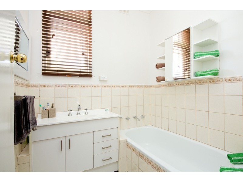 7 Yulinda Terrace, Para Hills SA 5096