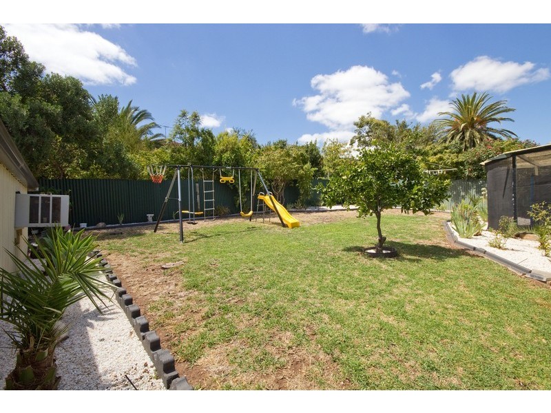 7 Yulinda Terrace, Para Hills SA 5096