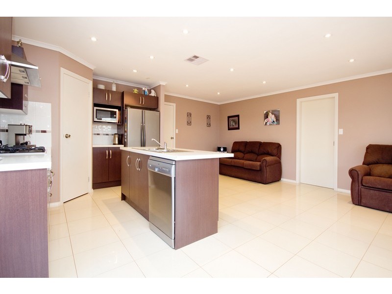 1 Wood Street, Andrews Farm SA 5114