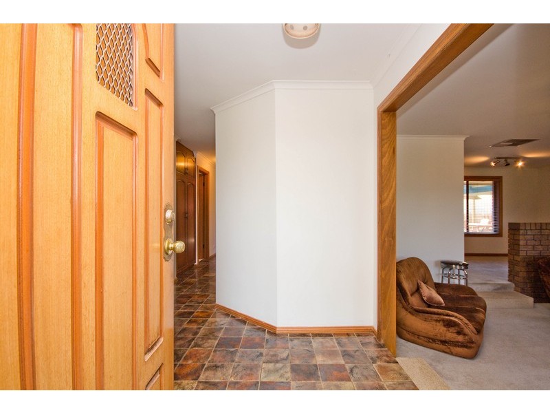 9 Kosmina Crescent, Hillbank SA 5112