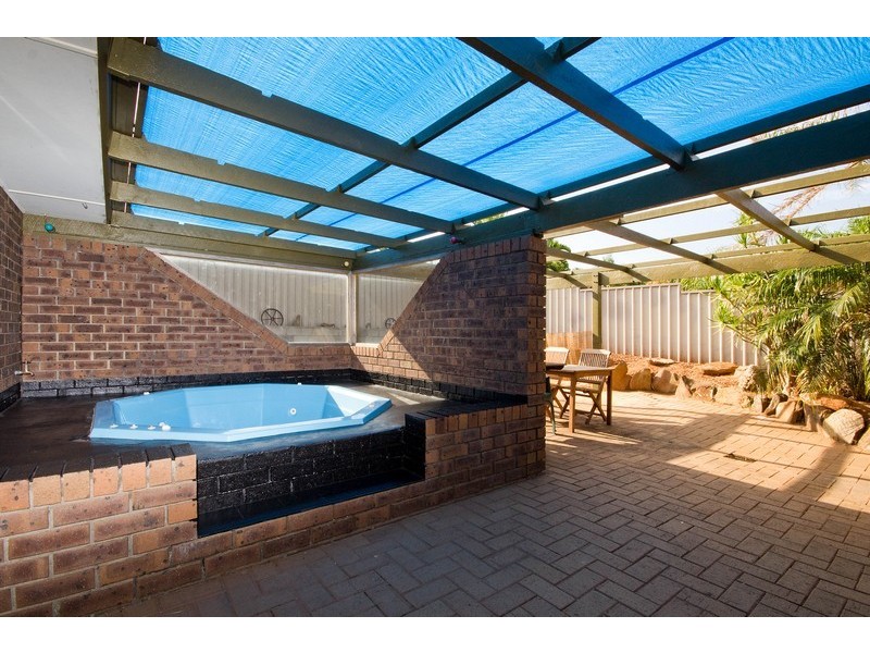 9 Kosmina Crescent, Hillbank SA 5112