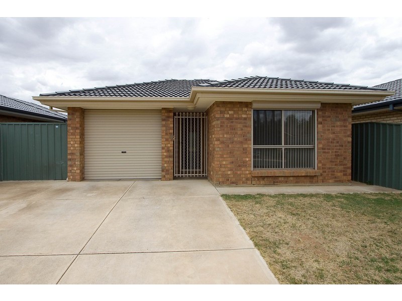 15 Orange Parade, Munno Para West SA 5115