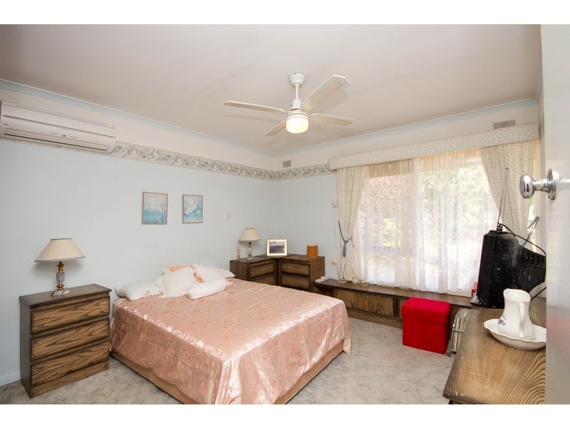 8 Warminster Road, Elizabeth Park SA 5113