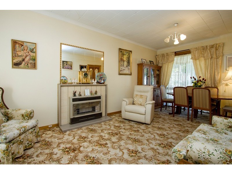 15 Marleycombe Road, Elizabeth Vale SA 5112