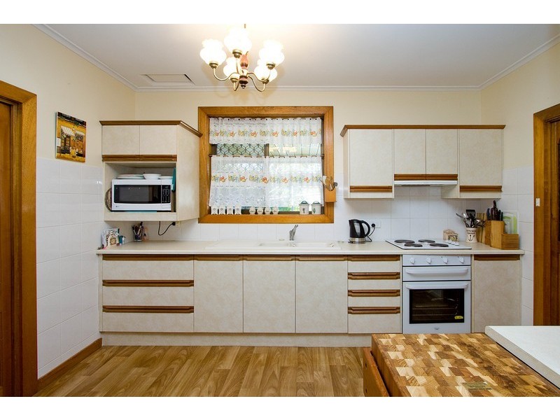 15 Marleycombe Road, Elizabeth Vale SA 5112