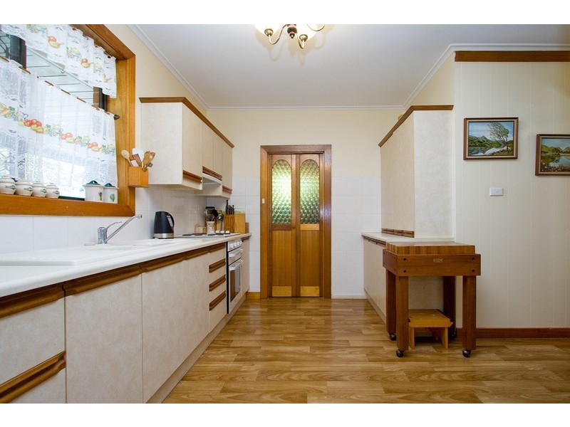 15 Marleycombe Road, Elizabeth Vale SA 5112