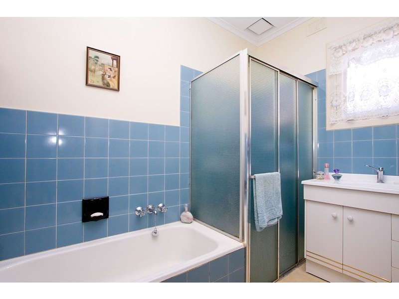 15 Marleycombe Road, Elizabeth Vale SA 5112