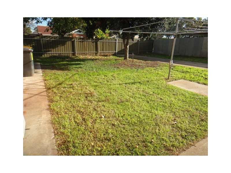 2 Dorothy Street, Brahma Lodge SA 5109