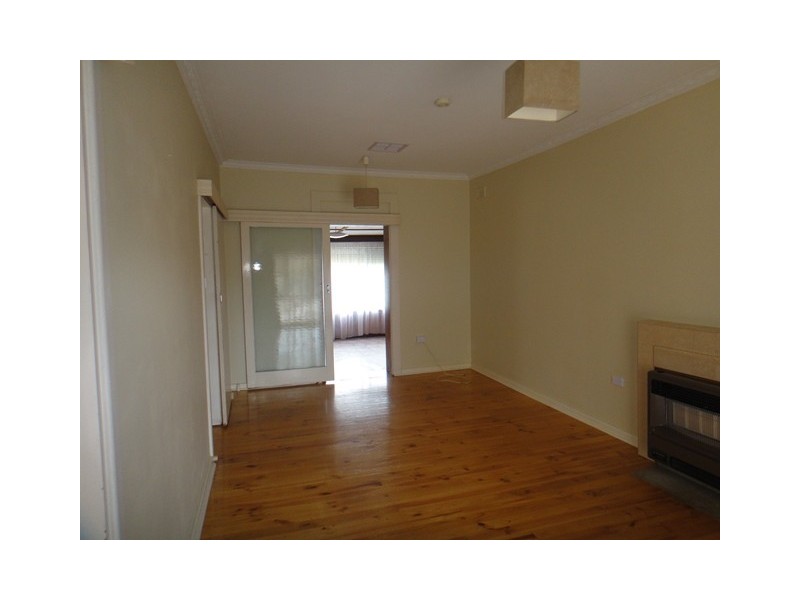 4 Treves Street, Elizabeth Vale SA 5112