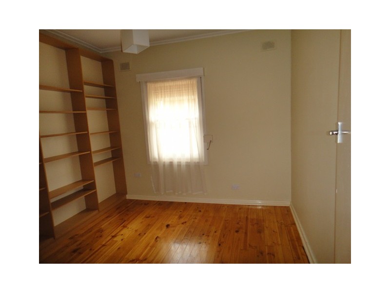 4 Treves Street, Elizabeth Vale SA 5112