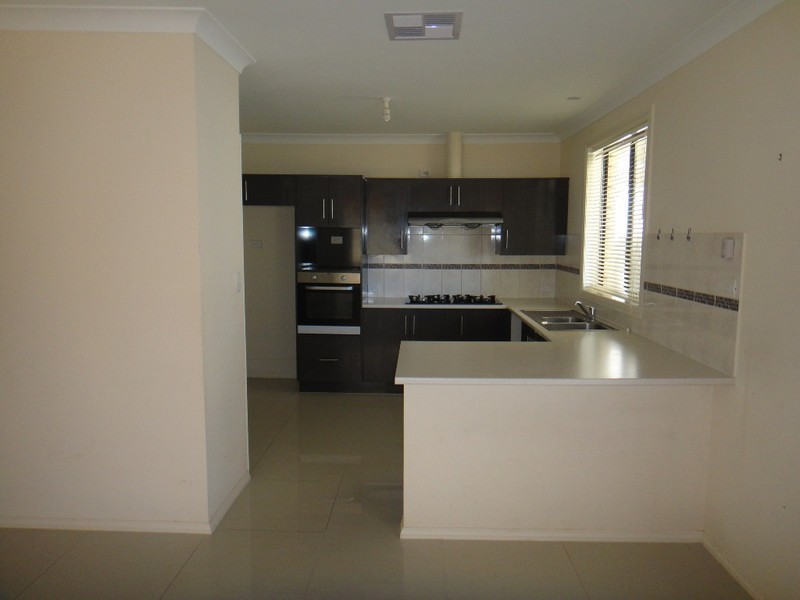 7 Macquarie Avenue, Hillcrest SA 5086