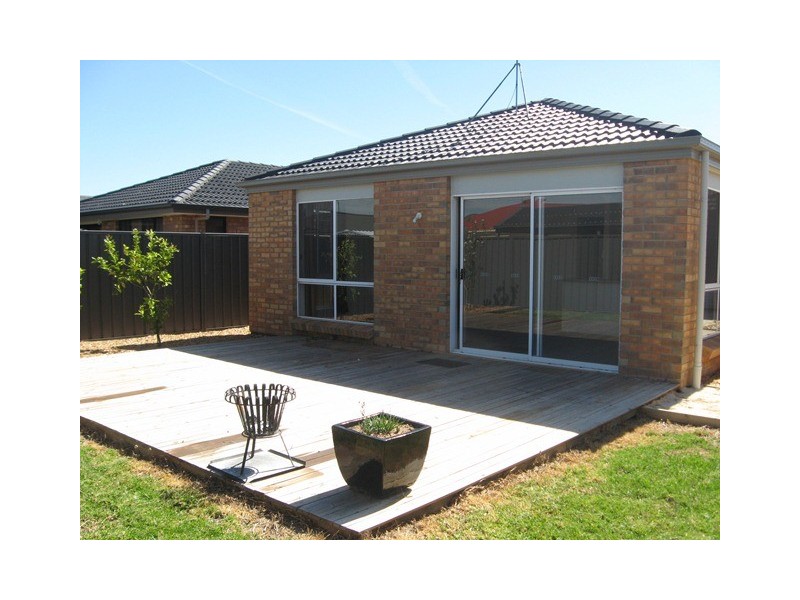 61 Riesling Crescent, Andrews Farm SA 5114