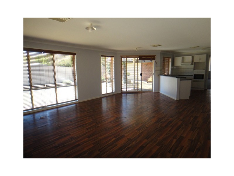 6 Silkie Court, Parafield Gardens SA 5107