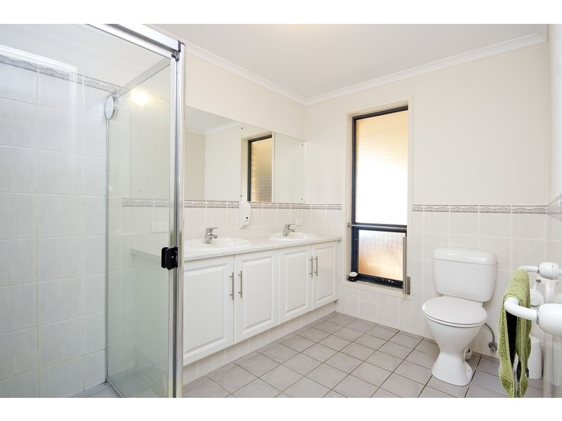 98 President Avenue, Andrews Farm SA 5114