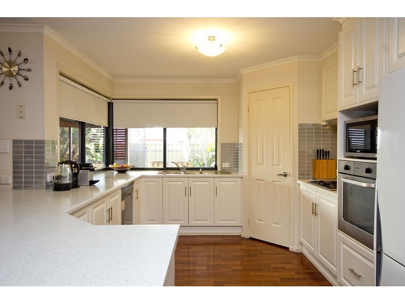 98 President Avenue, Andrews Farm SA 5114