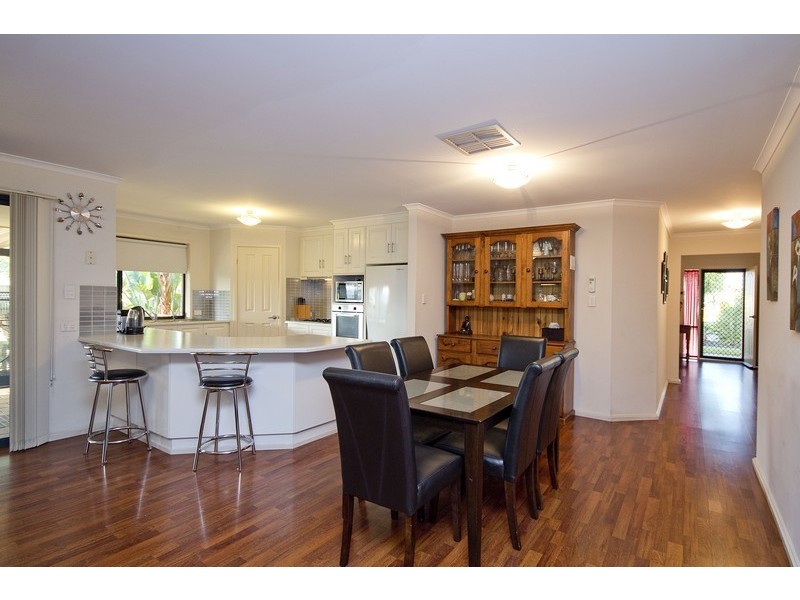 98 President Avenue, Andrews Farm SA 5114