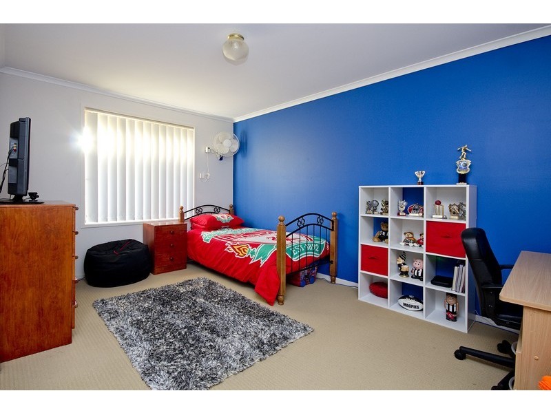 98 President Avenue, Andrews Farm SA 5114