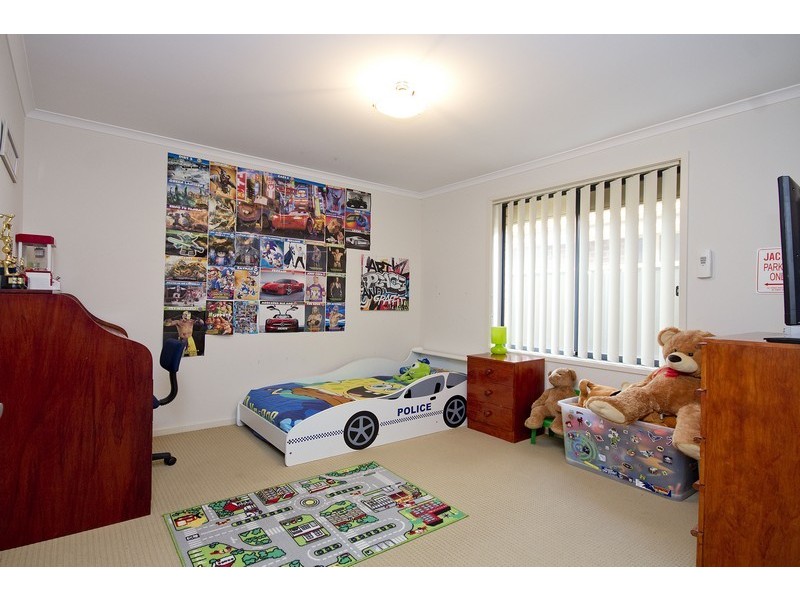 98 President Avenue, Andrews Farm SA 5114