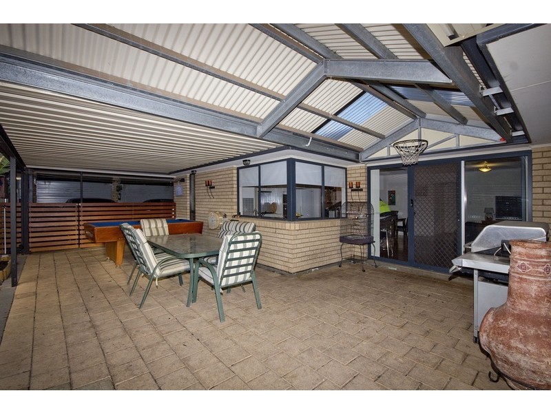 98 President Avenue, Andrews Farm SA 5114