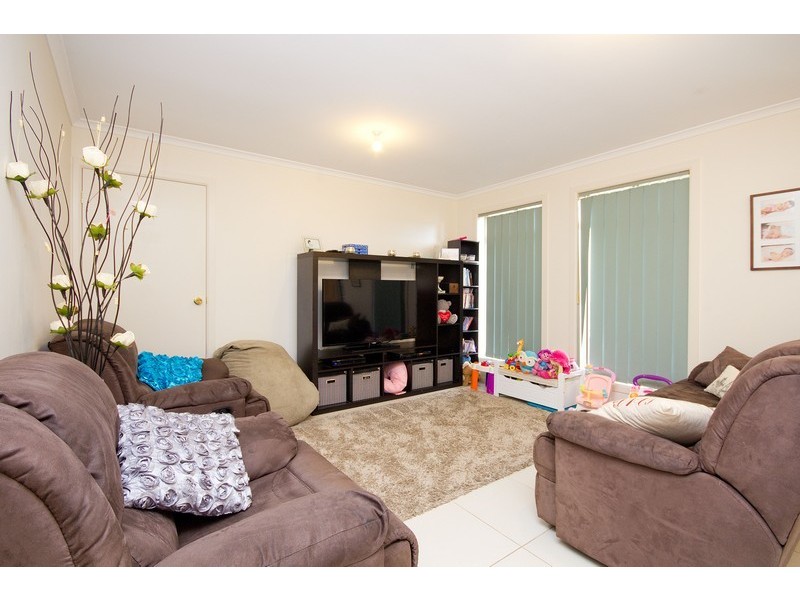 8 Meadow Lane, Para Hills West SA 5096