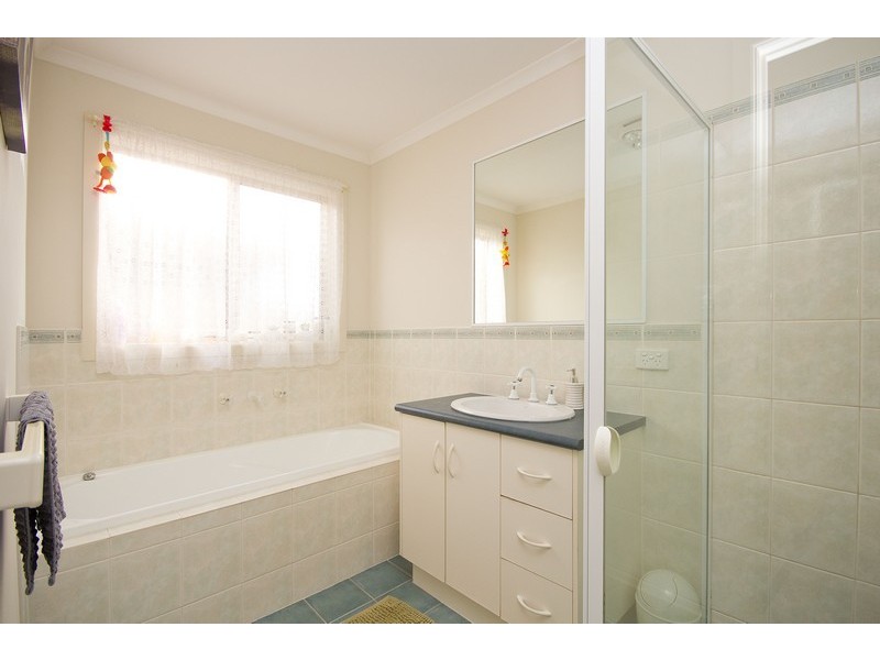 8 Meadow Lane, Para Hills West SA 5096