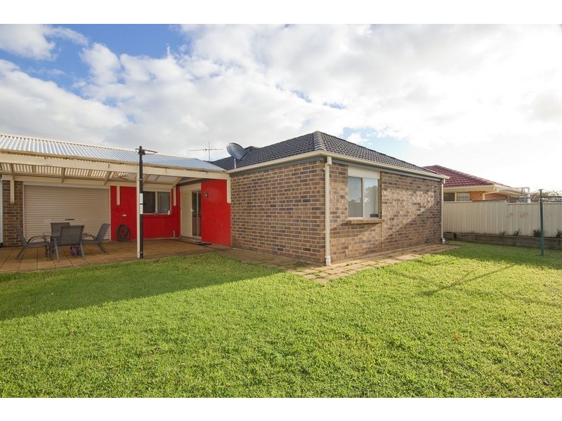 8 Meadow Lane, Para Hills West SA 5096