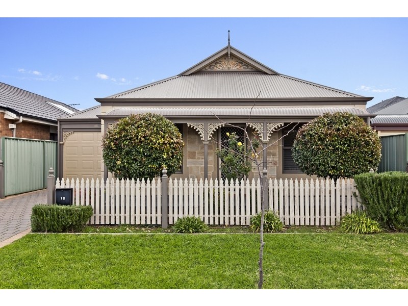 18 Lord Howe Crescent, Mawson Lakes SA 5095