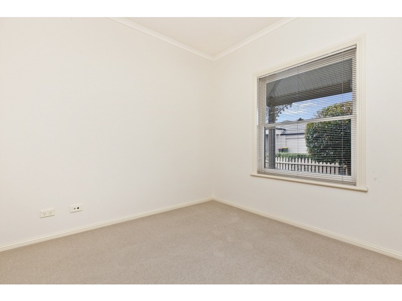 18 Lord Howe Crescent, Mawson Lakes SA 5095