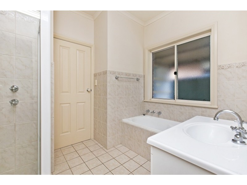 18 Lord Howe Crescent, Mawson Lakes SA 5095